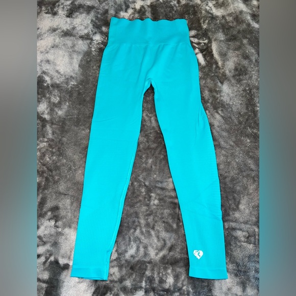 Women’s Best Leggings - Picture 3 of 4